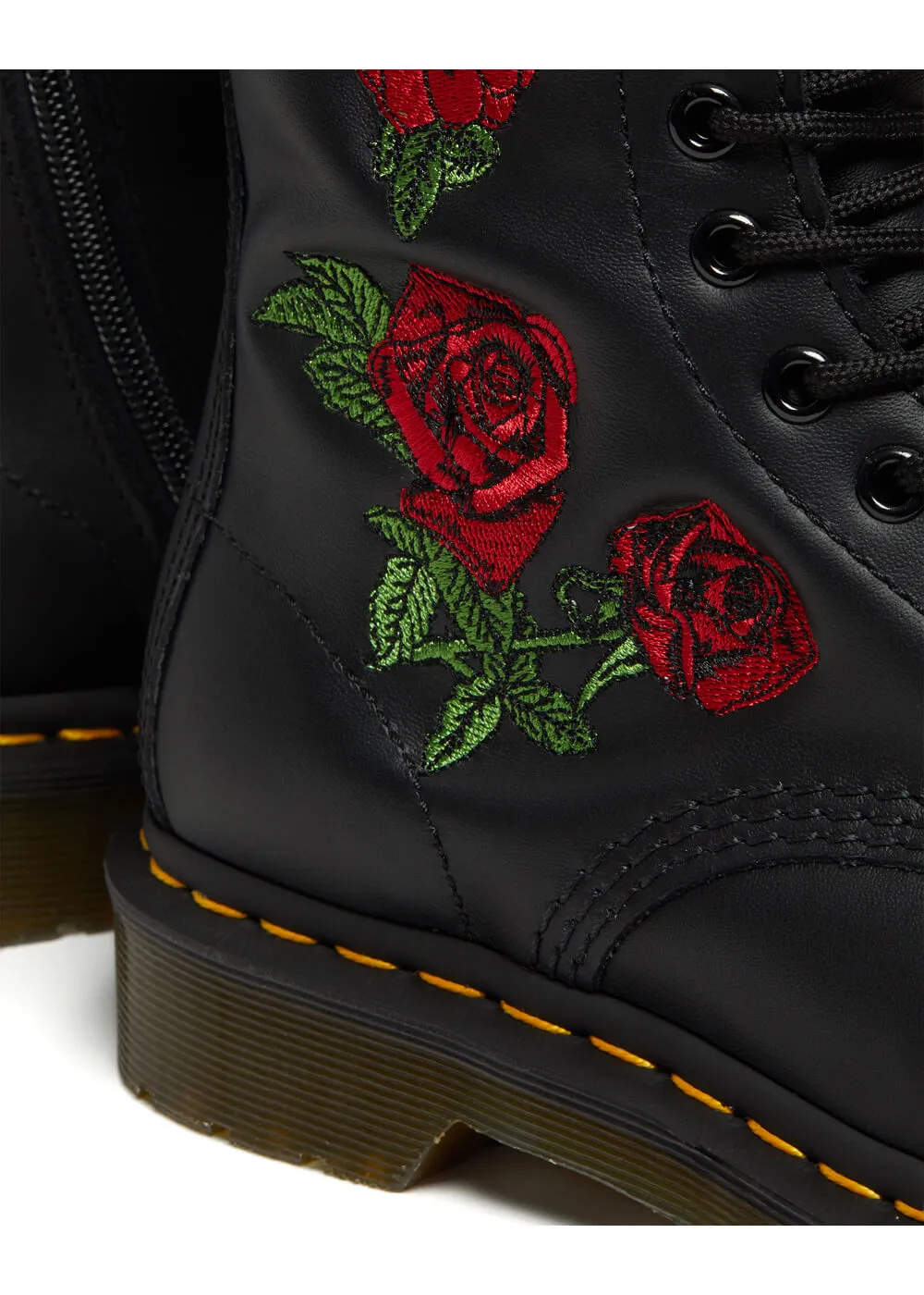 Dr. Martens 1914 Vonda Boots Black