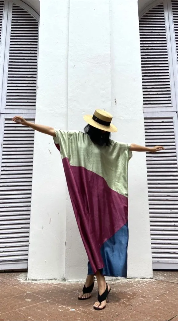 Hanshu   I   Rothko  Caftan   Magenta  Luxe Resort Wear NAWF15